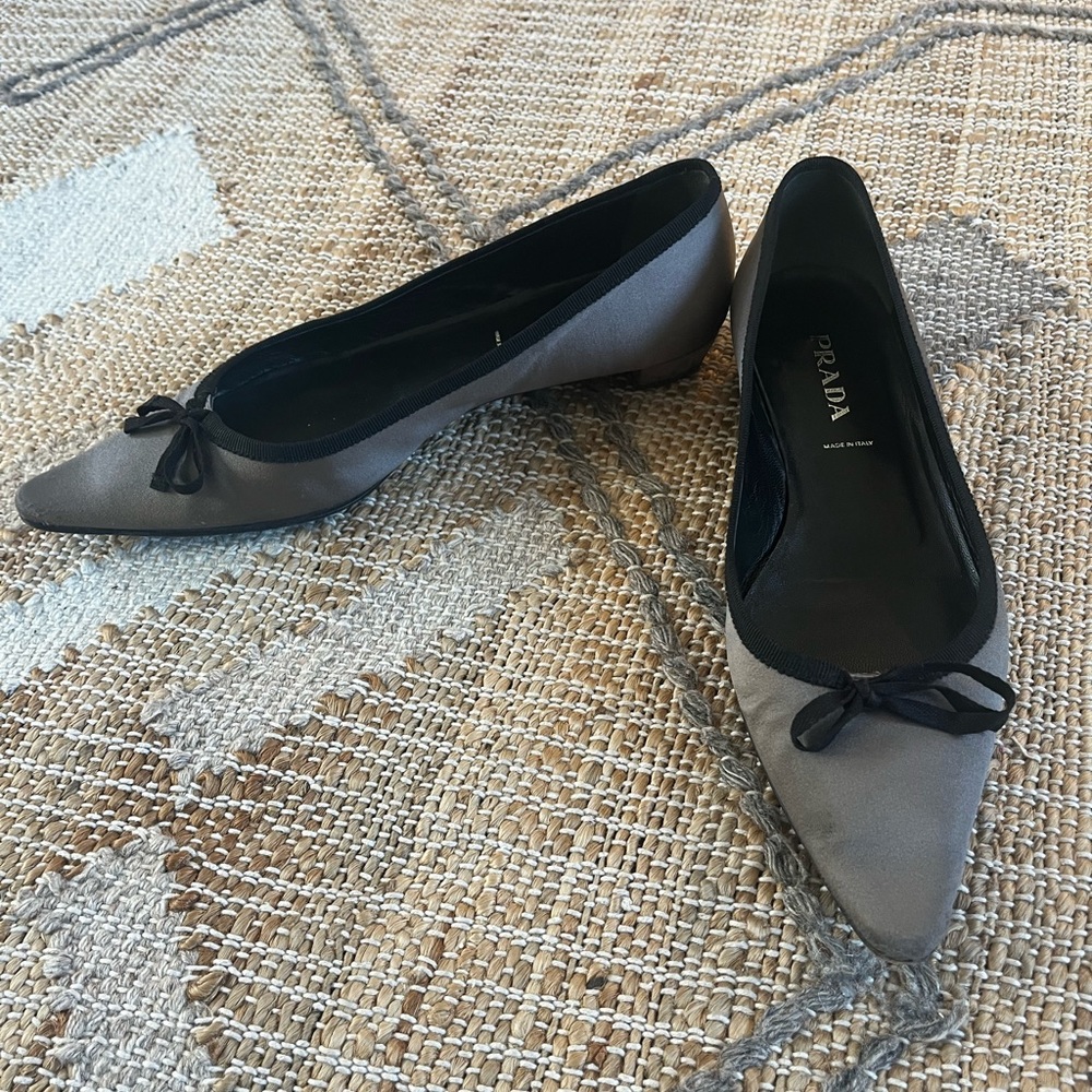 Vintage satin Prada flats, size 39